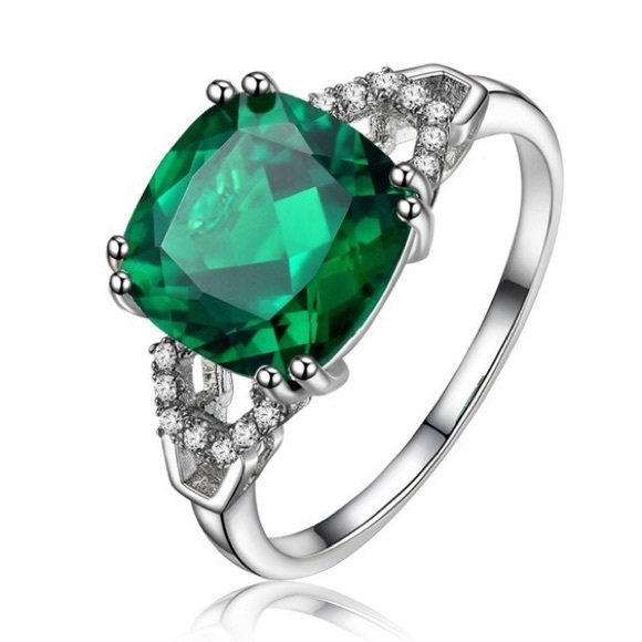 Jewelry - Silver and Green Rhinestone Adjustable Ring